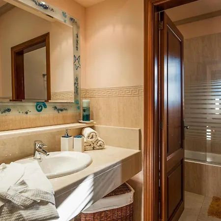 Amazing In With Swimming Pool 度假居 *