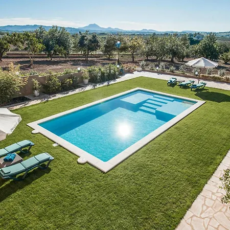 Amazing In With Swimming Pool 度假居 马纳科尔